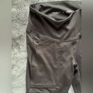 Old Navy Powerpress High Rise Go-Dry cargo pocket leggings